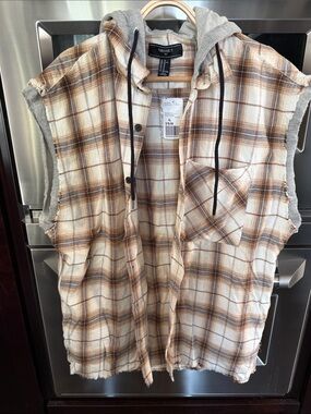 Forever 21 Cream & Brown Plaid Hooded Sleeveless Shirt Jacket NWT